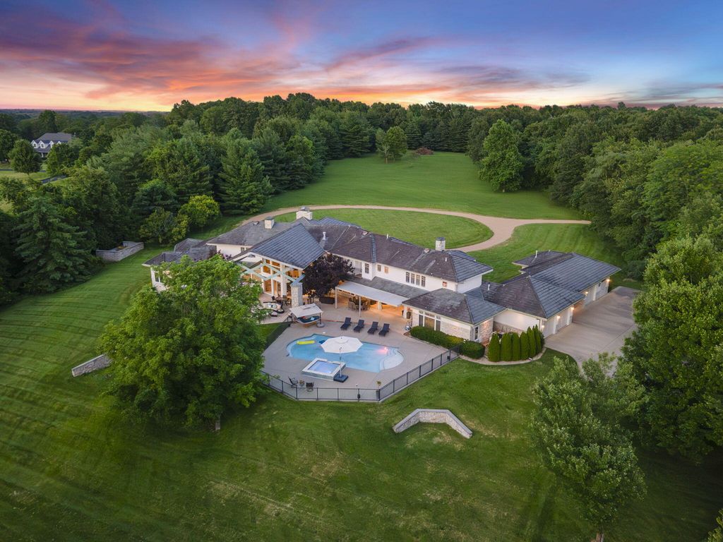 318 S Farm Road 193, Springfield, MO 65809