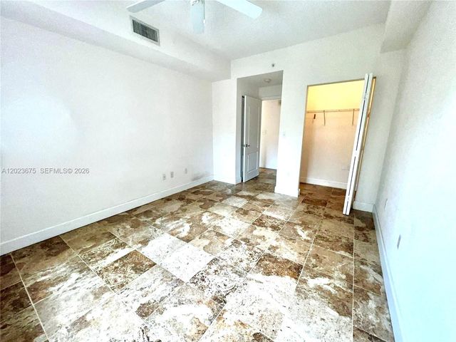 6001 SW 70th St 454, South Miami, FL 33143