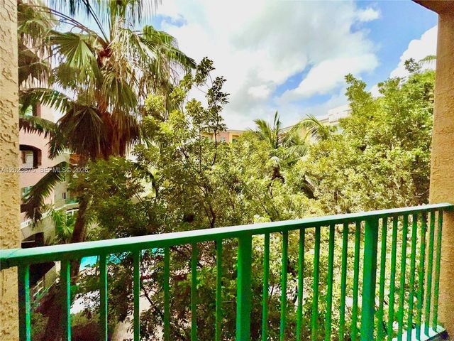 6001 SW 70th St 454, South Miami, FL 33143