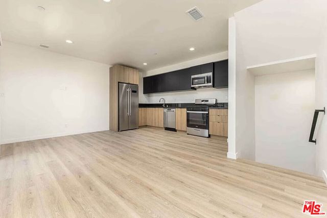 2101 S Burnside Avenue, Los Angeles, CA 90016