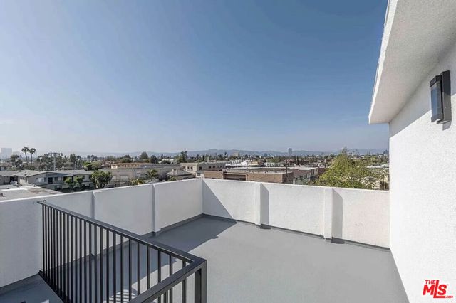 2101 S Burnside Avenue, Los Angeles, CA 90016