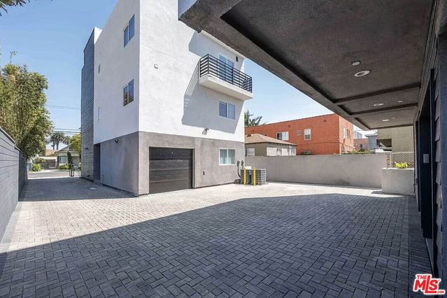 2101 S Burnside Avenue, Los Angeles, CA 90016