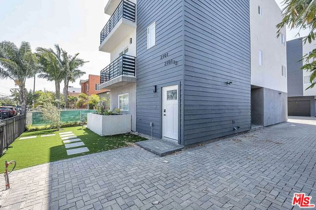 2101 S Burnside Avenue, Los Angeles, CA 90016