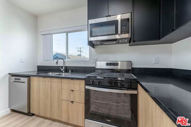 2101 S Burnside Avenue, Los Angeles, CA 90016