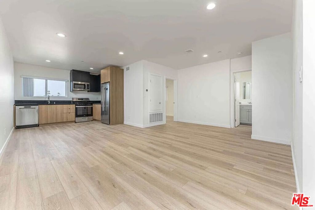 2101 S Burnside Avenue, Los Angeles, CA 90016