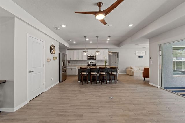 12182 PIONEER AVENUE, Weeki Wachee, FL 34614