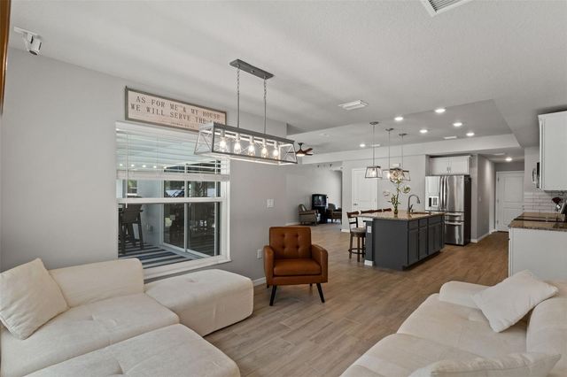 12182 PIONEER AVENUE, Weeki Wachee, FL 34614