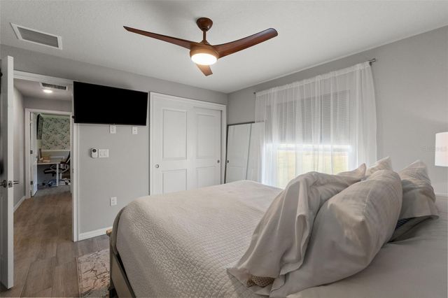 12182 PIONEER AVENUE, Weeki Wachee, FL 34614