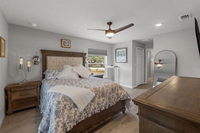 12182 PIONEER AVENUE, Weeki Wachee, FL 34614