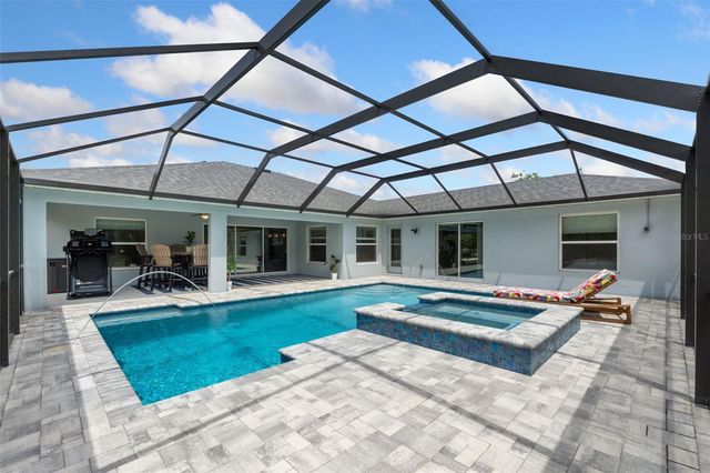 12182 PIONEER AVENUE, Weeki Wachee, FL 34614