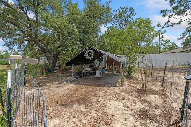 12182 PIONEER AVENUE, Weeki Wachee, FL 34614