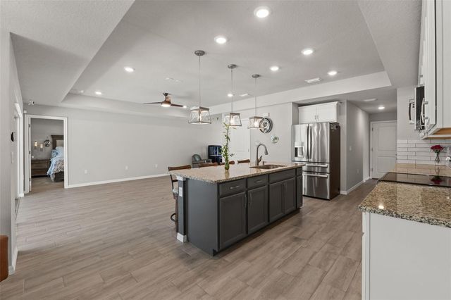 12182 PIONEER AVENUE, Weeki Wachee, FL 34614