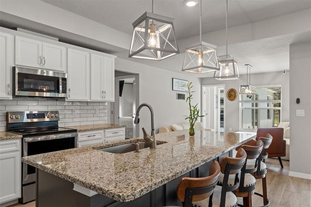12182 PIONEER AVENUE, Weeki Wachee, FL 34614