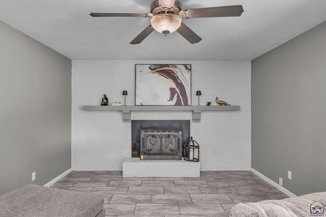 5018 NW Dawdy DR, Topeka, KS 66618