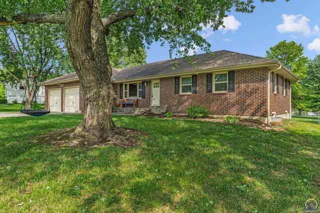 5018 NW Dawdy DR, Topeka, KS 66618
