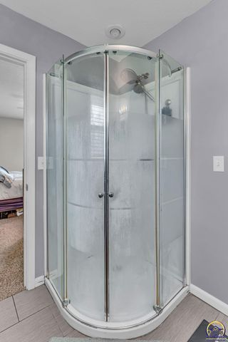 5018 NW Dawdy DR, Topeka, KS 66618