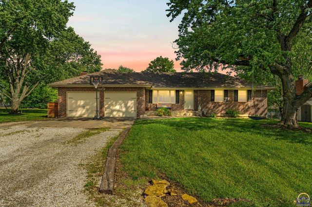 5018 NW Dawdy DR, Topeka, KS 66618