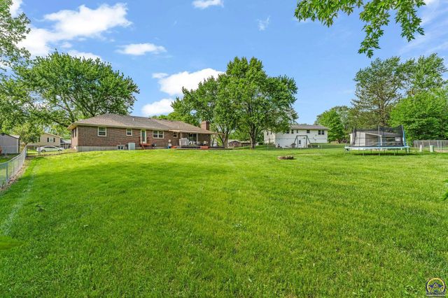 5018 NW Dawdy DR, Topeka, KS 66618