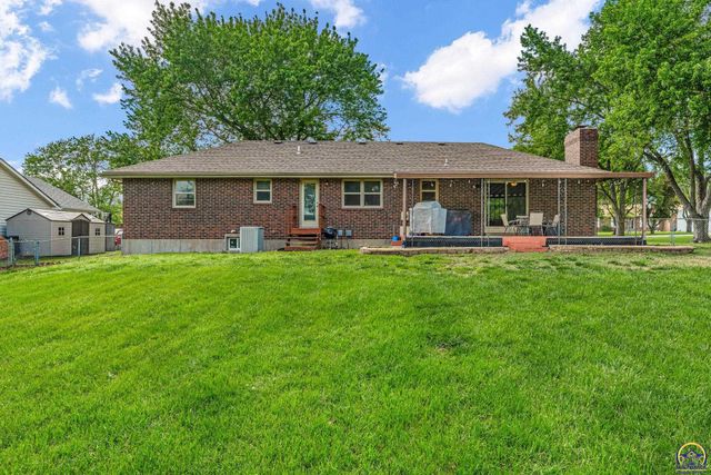 5018 NW Dawdy DR, Topeka, KS 66618