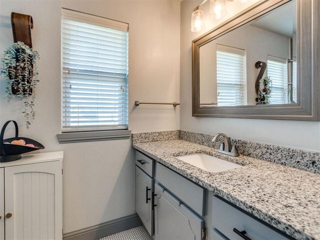 1717 N Fordson Avenue, Bethany, OK 73008