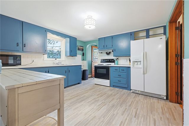 18 Adelaide Avenue, Smithfield, RI 02917