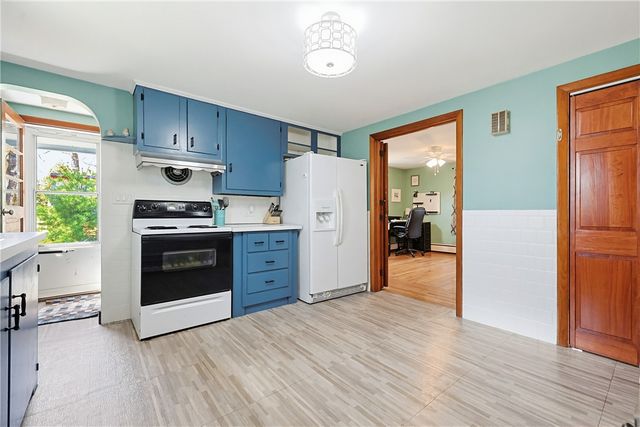 18 Adelaide Avenue, Smithfield, RI 02917