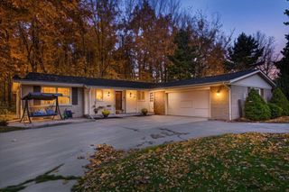 3913 Stonegate Road, Kalamazoo, MI 49004