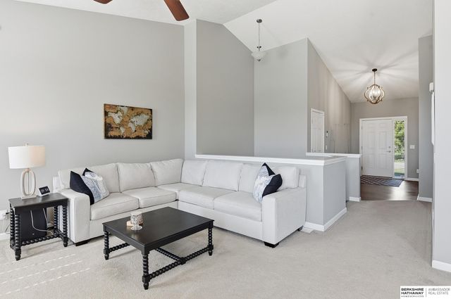 8225 Kilpatrick Parkway, Bennington, NE 68007