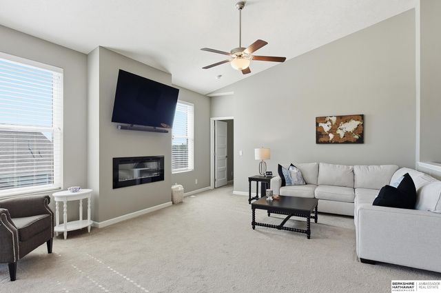 8225 Kilpatrick Parkway, Bennington, NE 68007