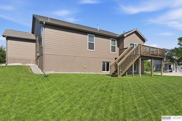8225 Kilpatrick Parkway, Bennington, NE 68007