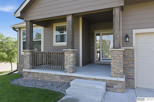 8225 Kilpatrick Parkway, Bennington, NE 68007