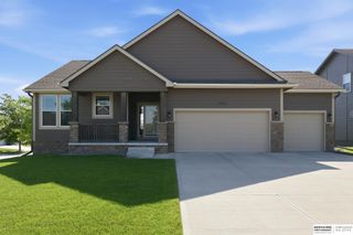8225 Kilpatrick Parkway, Bennington, NE 68007