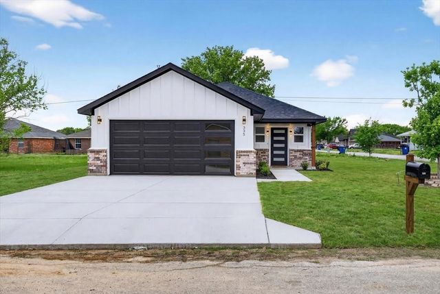 335 Flying Bridge, Gun Barrel City, TX 75156