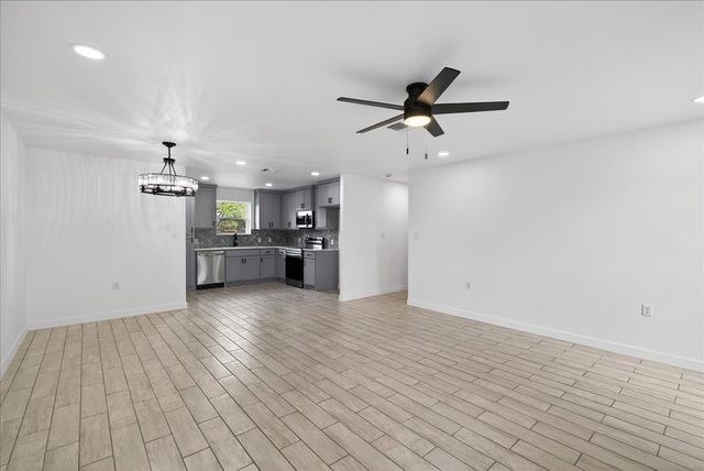 335 Flying Bridge, Gun Barrel City, TX 75156