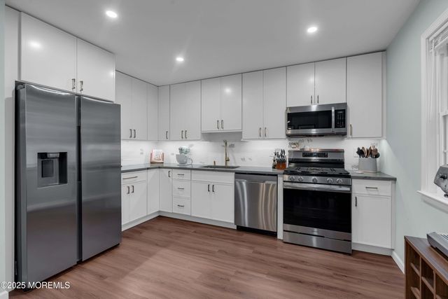 13 Dutch Lane, Hazlet, NJ 07730