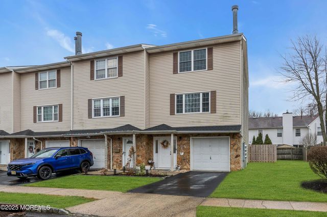 13 Dutch Lane, Hazlet, NJ 07730
