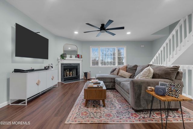 13 Dutch Lane, Hazlet, NJ 07730