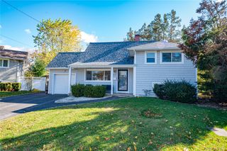 11 Dwight Circle, Commack, NY 11725
