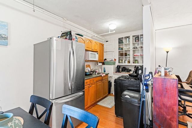 1607 Commonwealth Ave 4, Boston, MA 02135