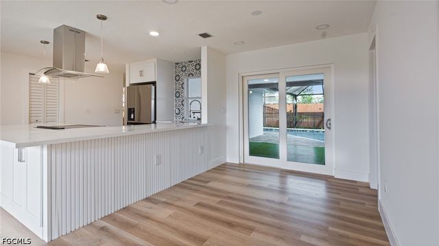 1393 White Cedar LN, North Fort Myers, FL 33917