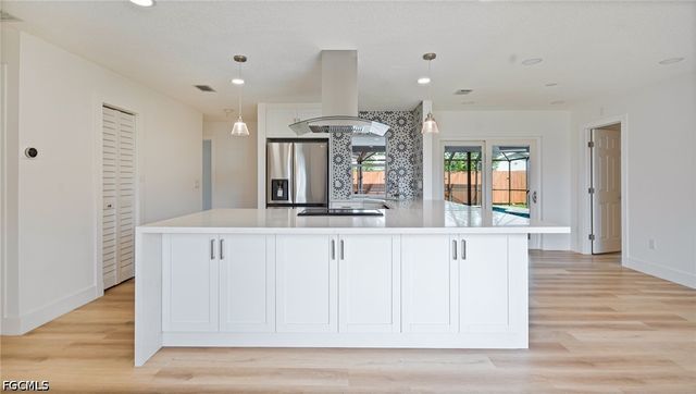 1393 White Cedar LN, North Fort Myers, FL 33917