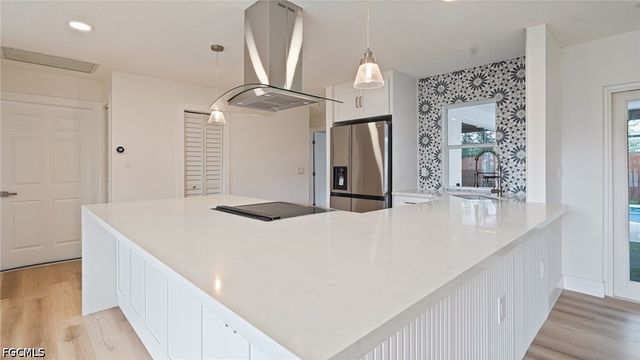 1393 White Cedar LN, North Fort Myers, FL 33917