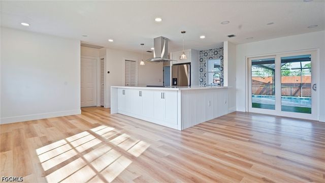 1393 White Cedar LN, North Fort Myers, FL 33917