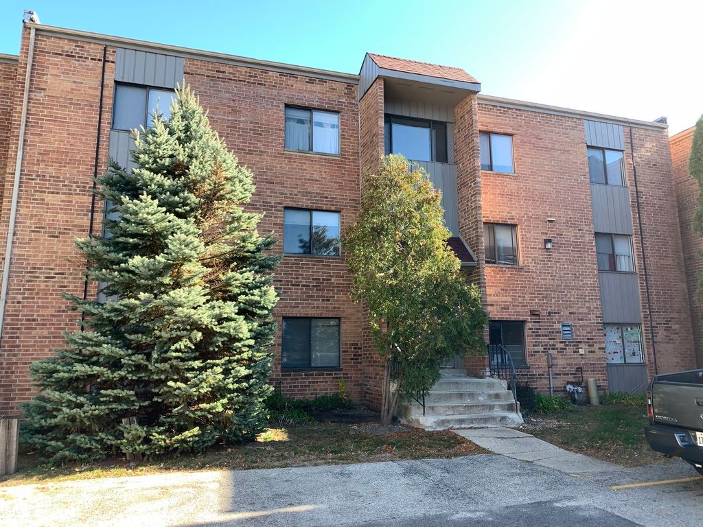 1321 E Ports O CALLS Drive 1N, Palatine, IL 60074