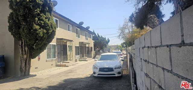 1115 W 111th Street, Los Angeles, CA 90044