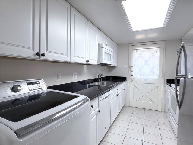 12633 Memorial Drive 74, Houston, TX 77024