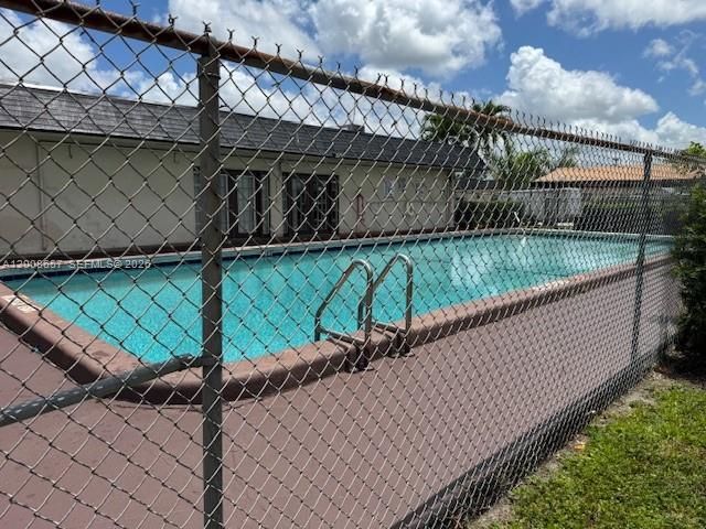 5323 NW 24th St 118, Lauderhill, FL 33313