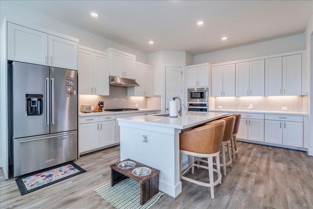 101 Christi CT, Kyle, TX 78640