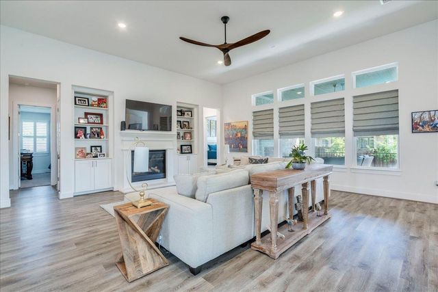101 Christi CT, Kyle, TX 78640