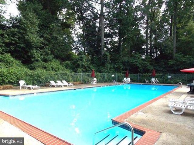 400 GLENDALE RD, Havertown, PA 19083